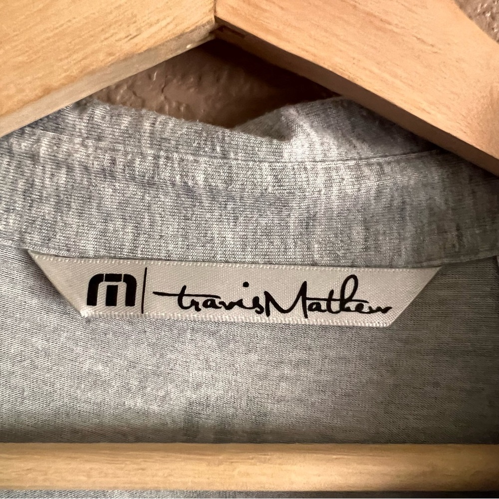 Travis Mathew Gray Polo Shirt Sporty Design Size Large - Picture 4 of 9
